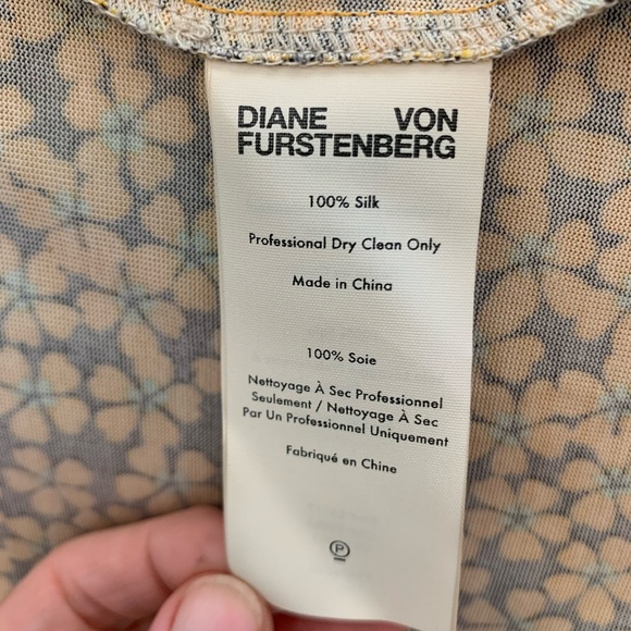 Diane Von Furstenberg Silk Wrap Dress in Buttercup Print - Size 4 - Picture 10 of 13